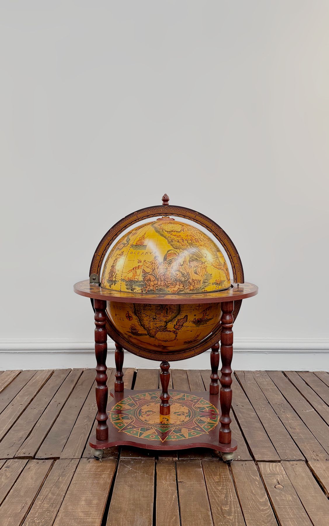 Globo Terráqueo Licorera