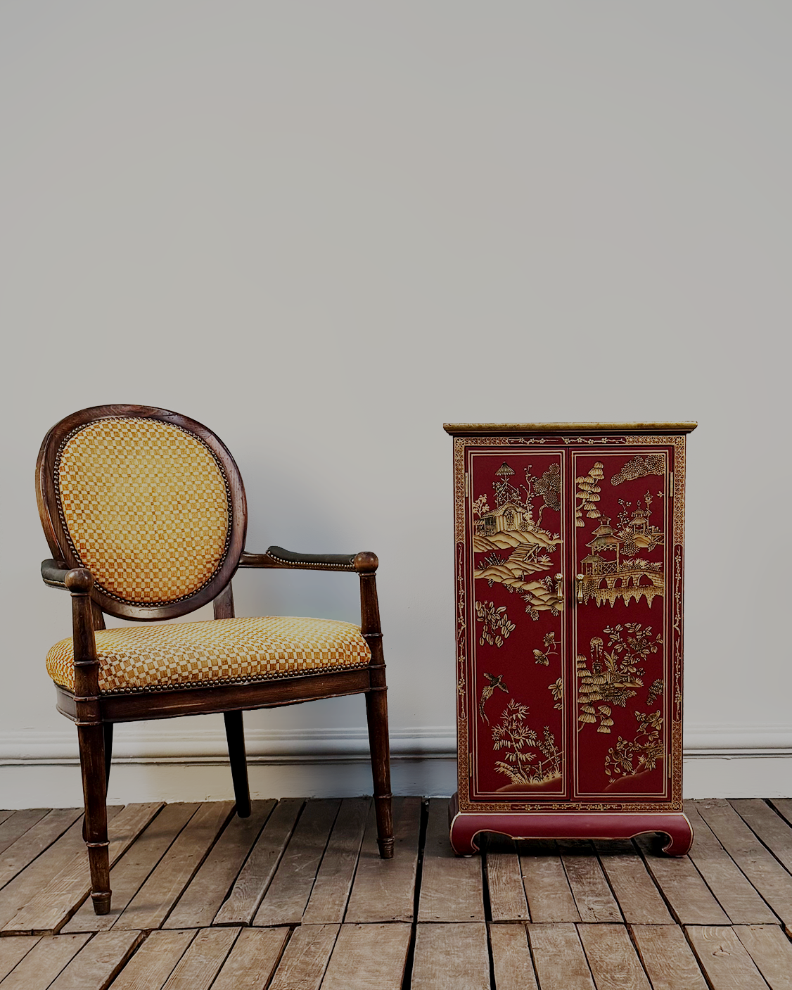 Gabinete Oriental en Rojo Laqueado
