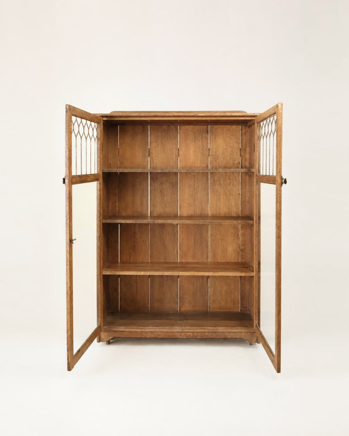 Vitrina Antigua con Vidrio Emplomado Ca. 1900