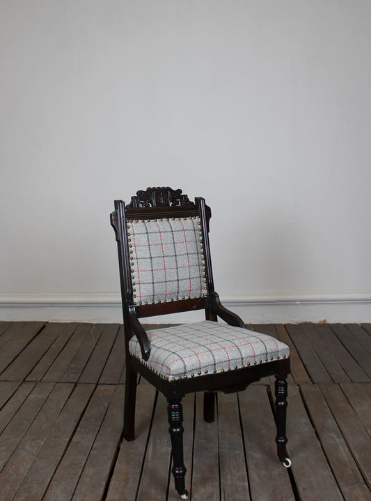 silla antigua para niño