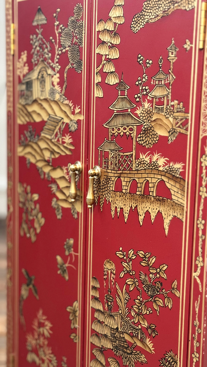 Gabinete Oriental en Rojo Laqueado