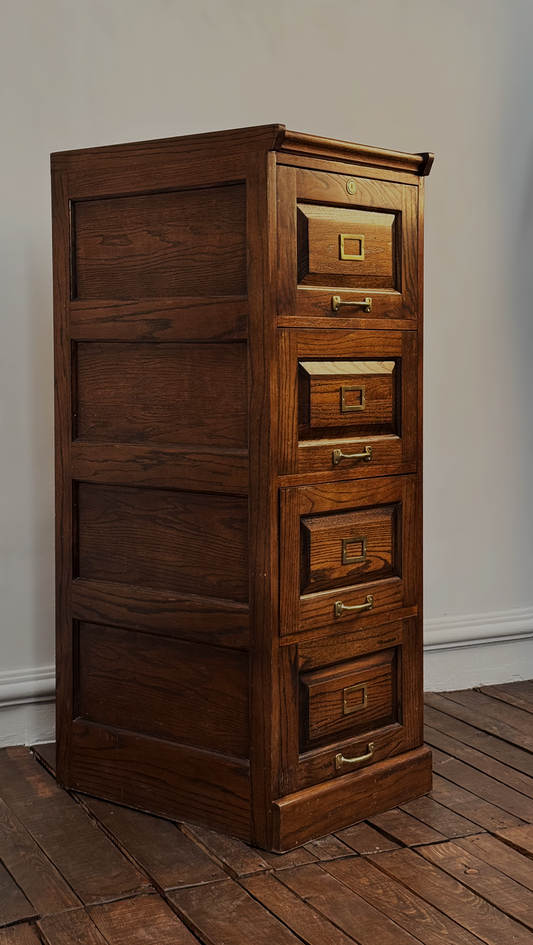 Archivero Vintage de Encino Americano | Casa Perlo
