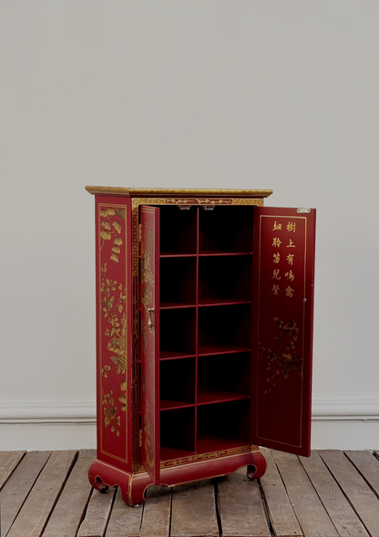 Gabinete Oriental en Rojo Laqueado