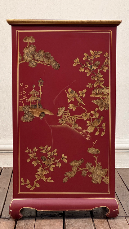 Gabinete Oriental en Rojo Laqueado