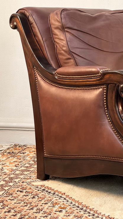 Sillón de Cuero con Otomán