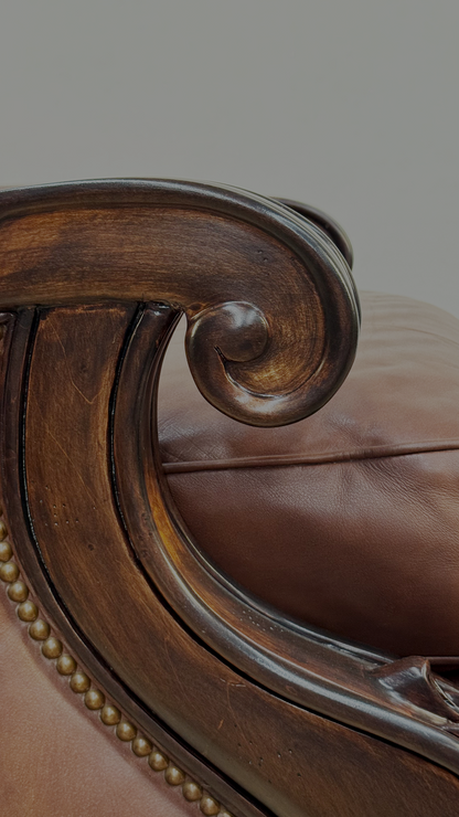 Sillón de Cuero con Otomán