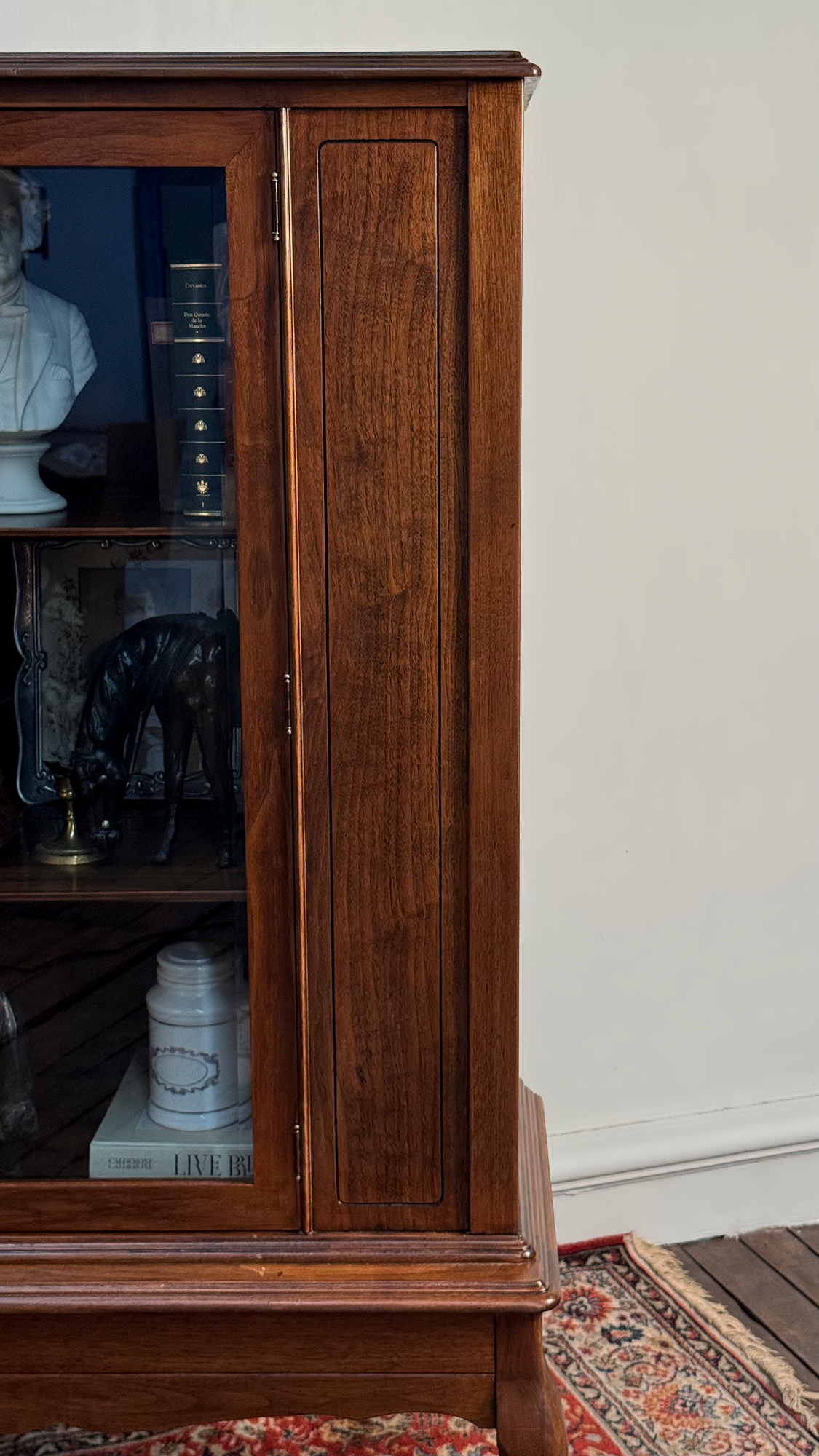 Vitrina de Encino Vintage | Casa Perlo