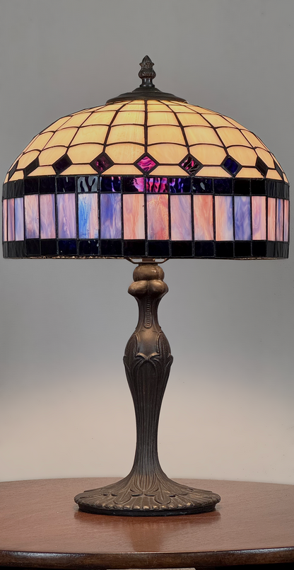 Lámpara Estilo Tiffany con Diseño Geométrico