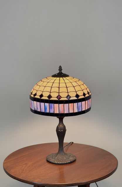 Lámpara Estilo Tiffany con Diseño Geométrico