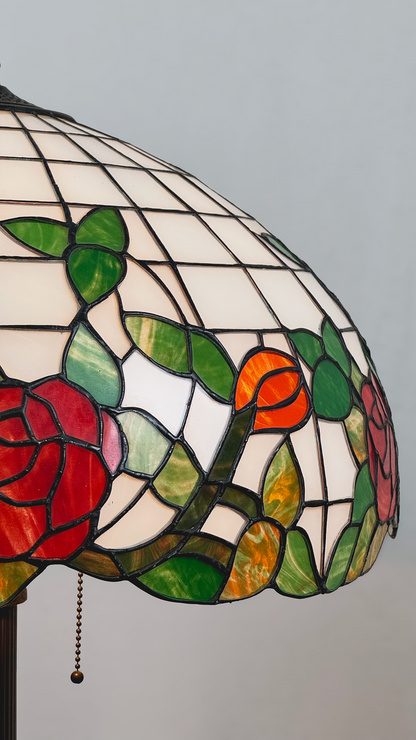 Lámpara de Pie Estilo Tiffany con Rosas