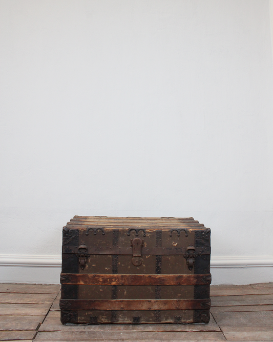 baul de viaje antiguo