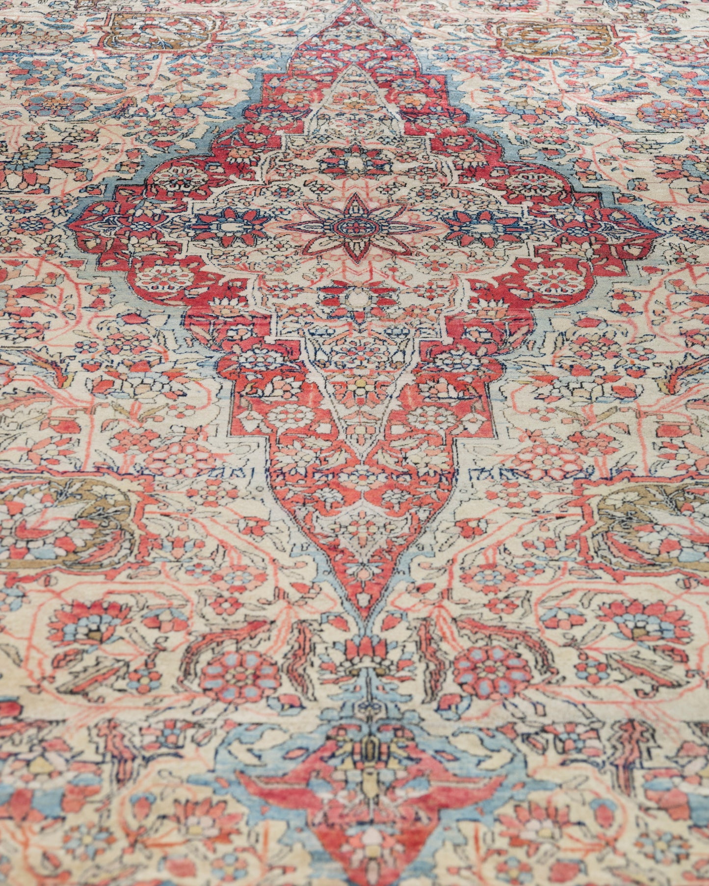 Tapete Persa 1890 (337 x 317 cm) | Casa Perlo