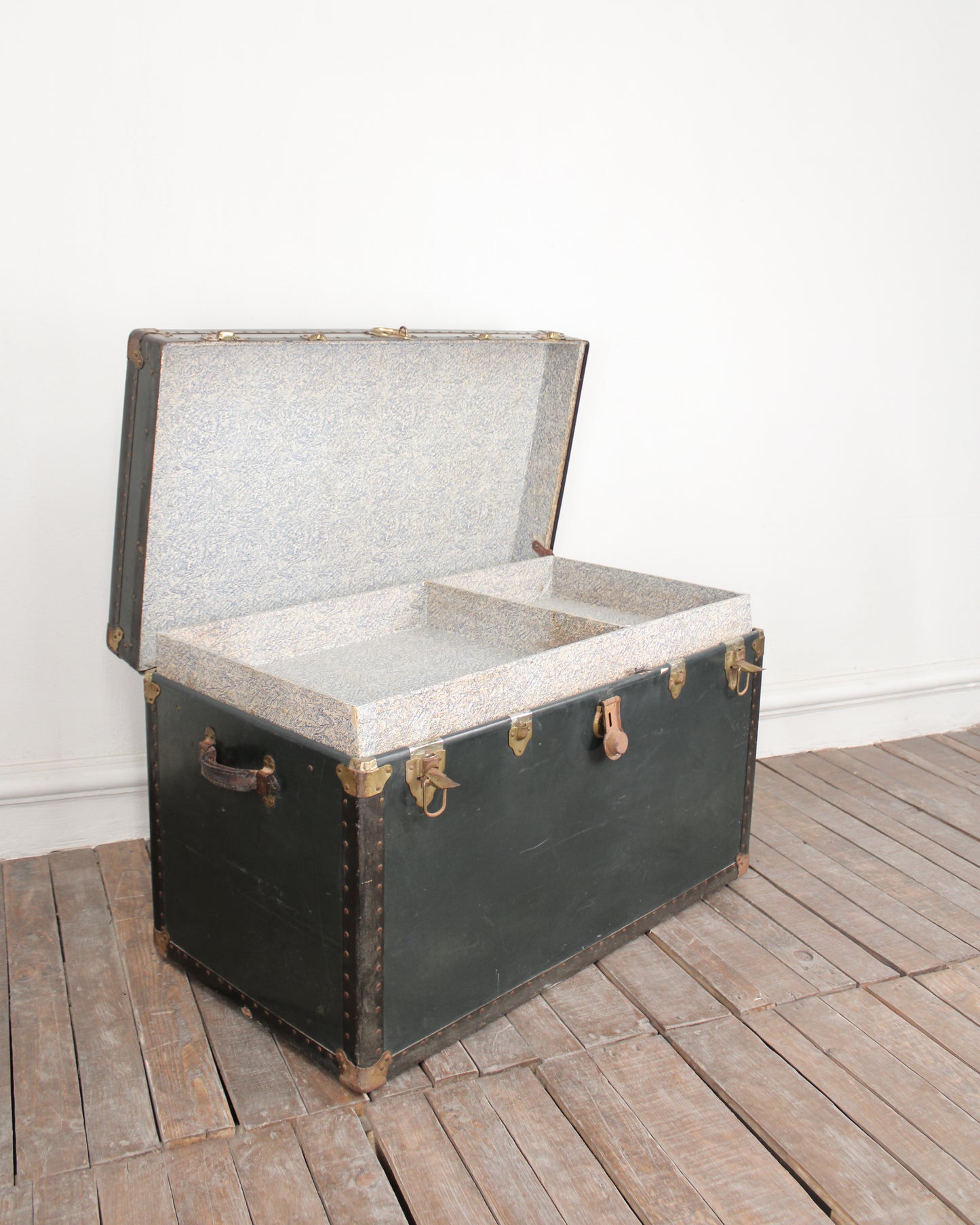 Antique Travel Trunk | Casa Perlo