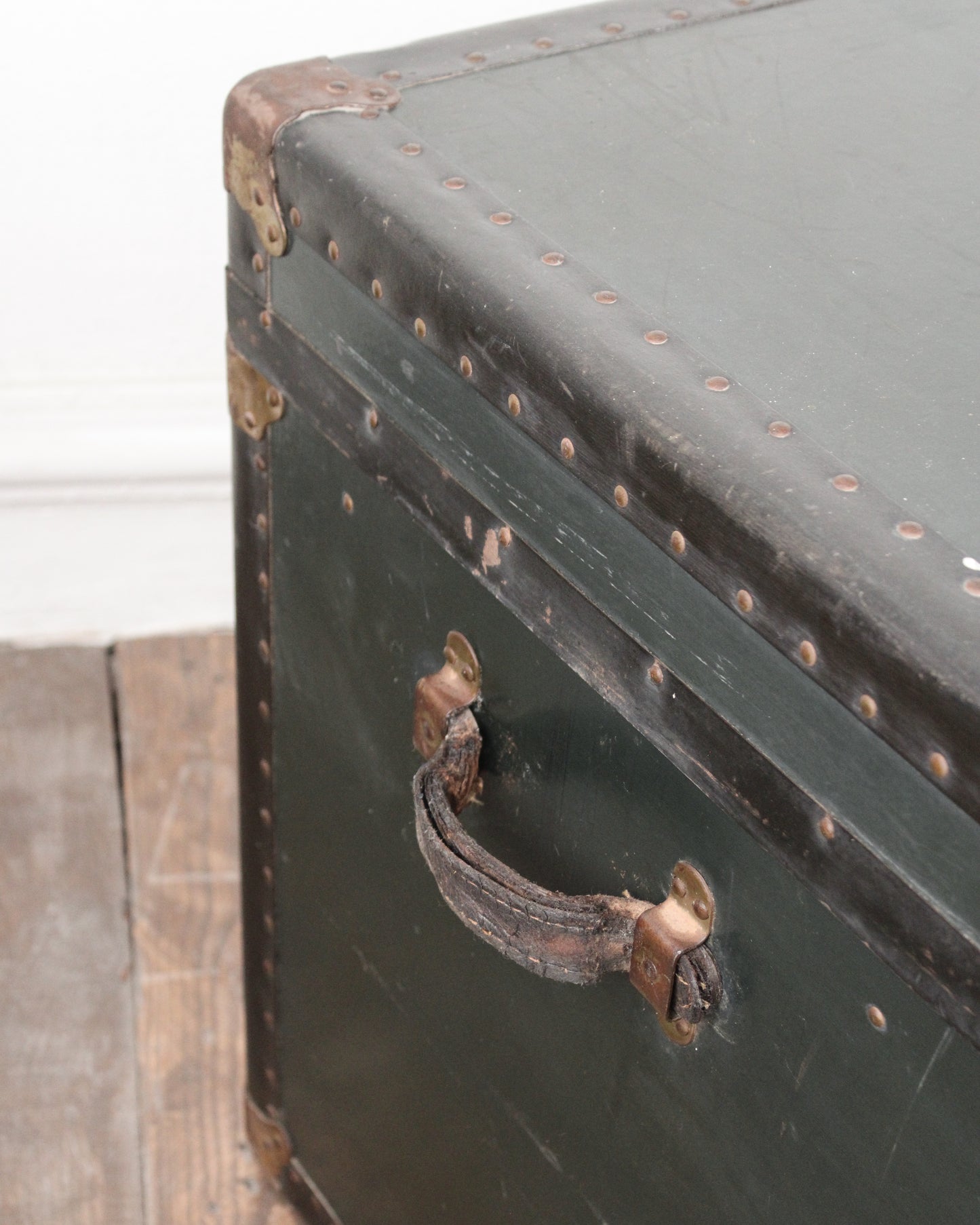Antique Travel Trunk | Casa Perlo