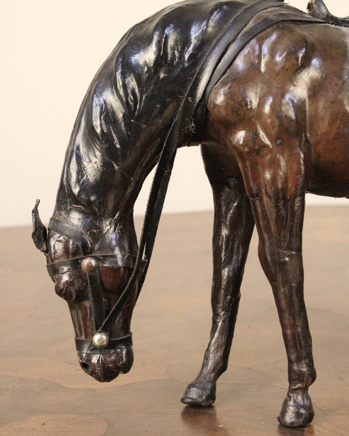 Figura de Caballo en Piel | Casa Perlo