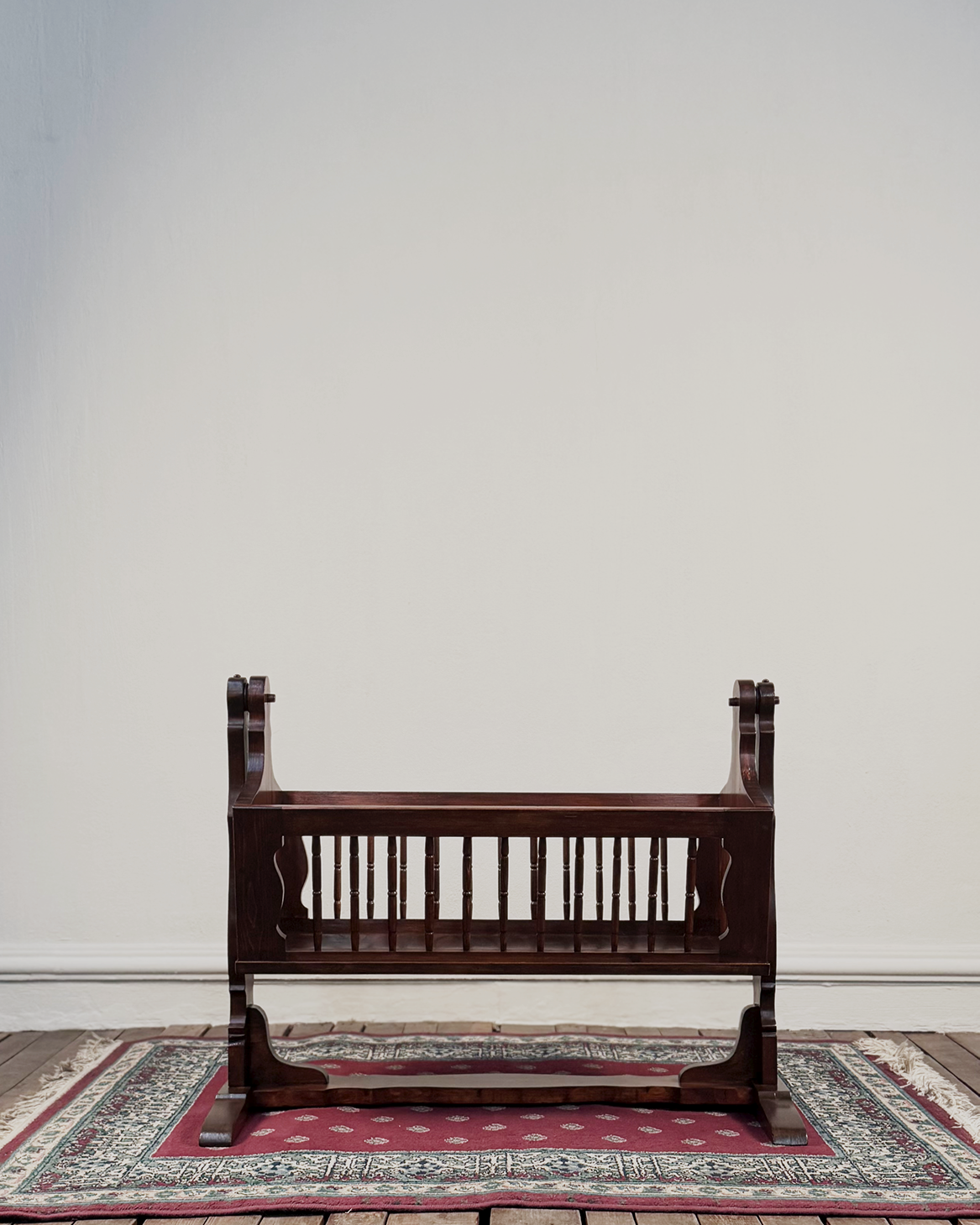 Cuna Antigua para Bebé | Casa Perlo