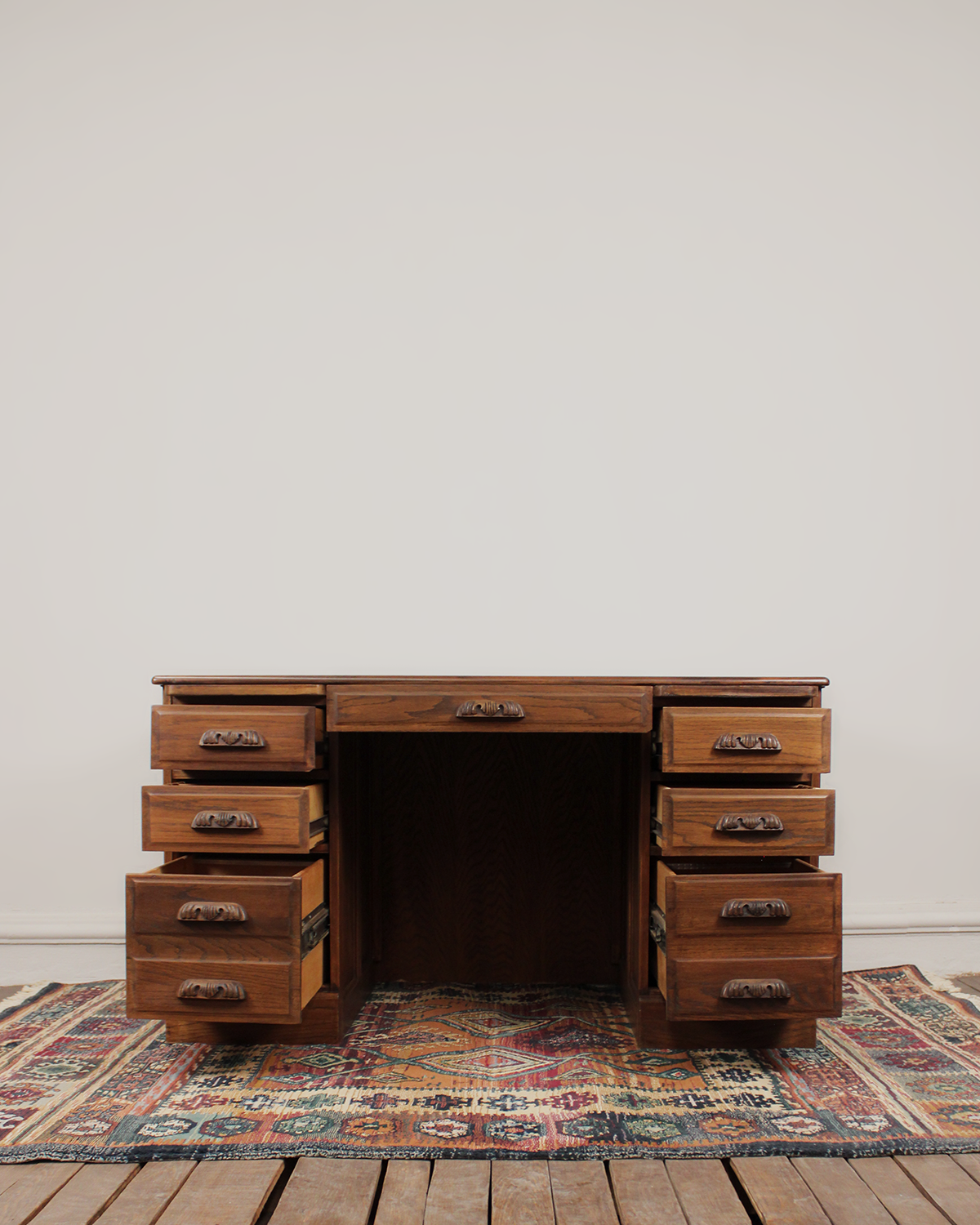 Escritorio Vintage de Encino Americano | Casa Perlo