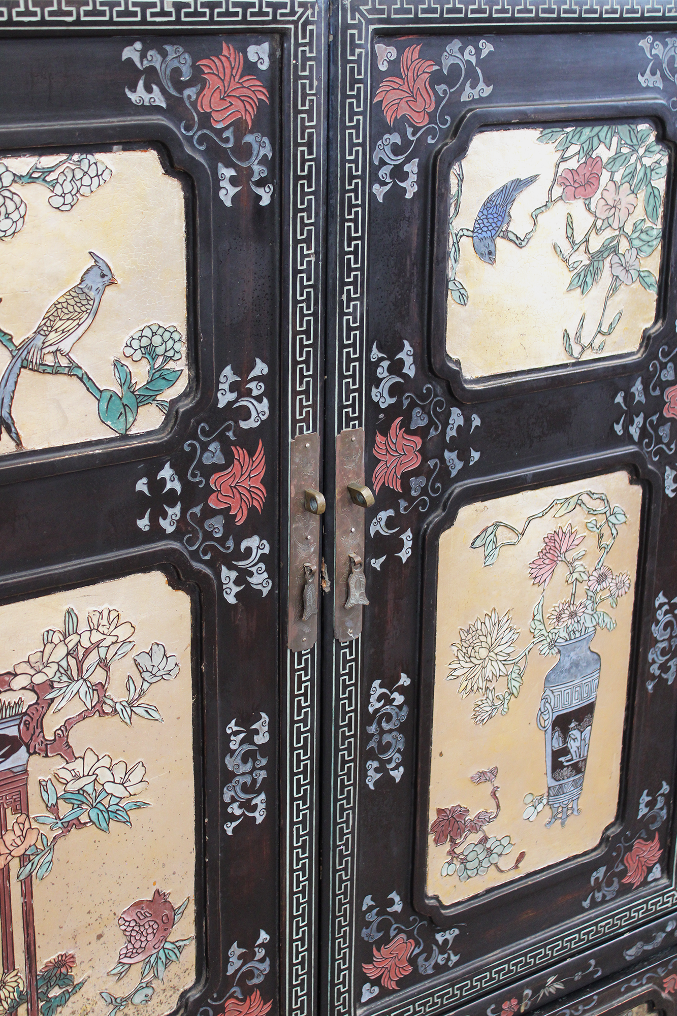Gabinete Negro Oriental Vintage | Casa Perlo