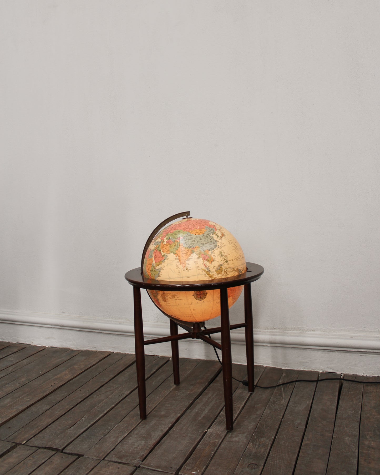 Globo Terráqueo Iluminado Vintage | Casa Perlo