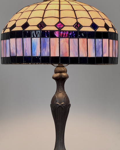 Lámpara Estilo Tiffany con Diseño Geométrico | Casa Perlo