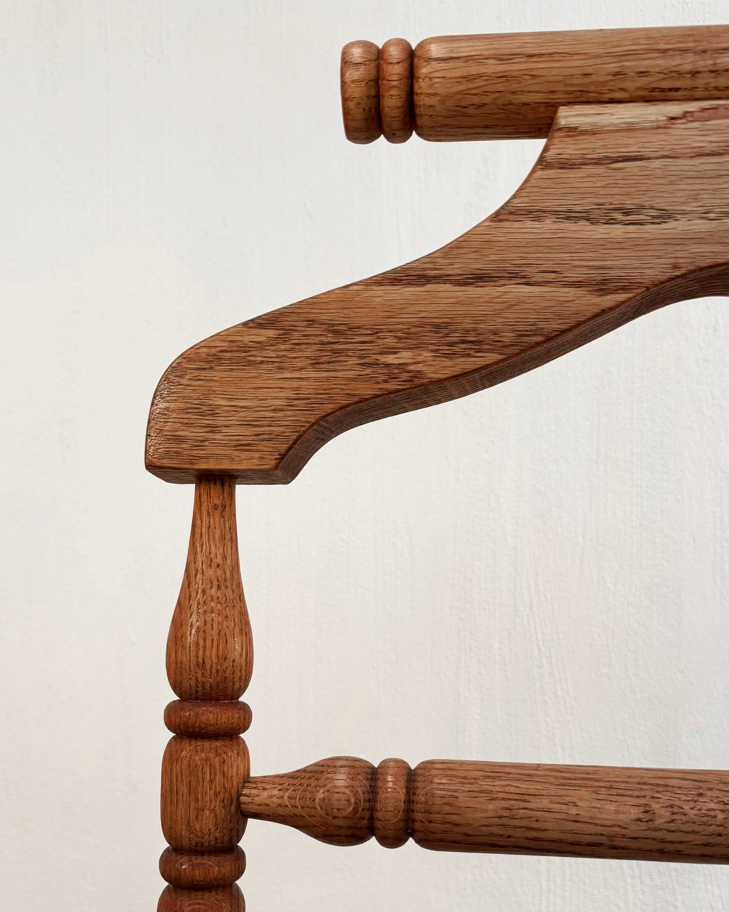 Perchero Vintage de Encino Americano | Casa Perlo