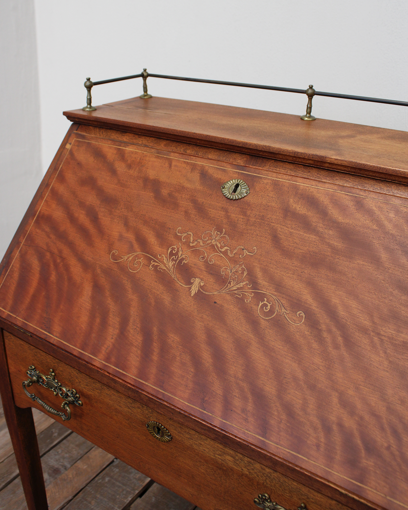 Secreter Vintage con Marquetería | Casa Perlo