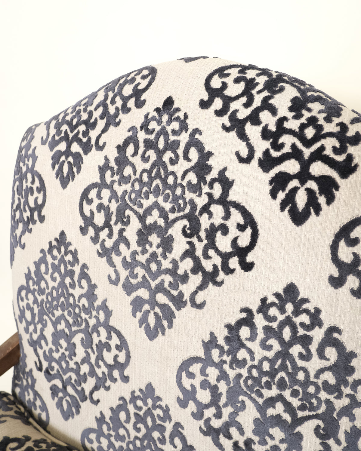 Sillón Vintage Tapizado en Damasco