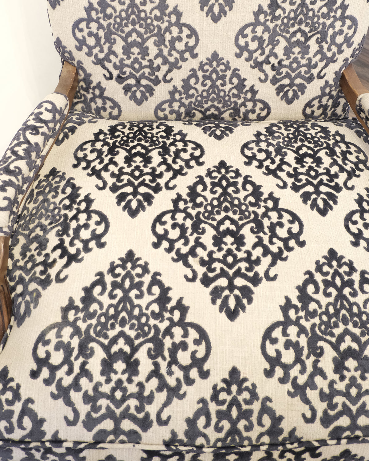 Sillón Vintage Tapizado en Damasco