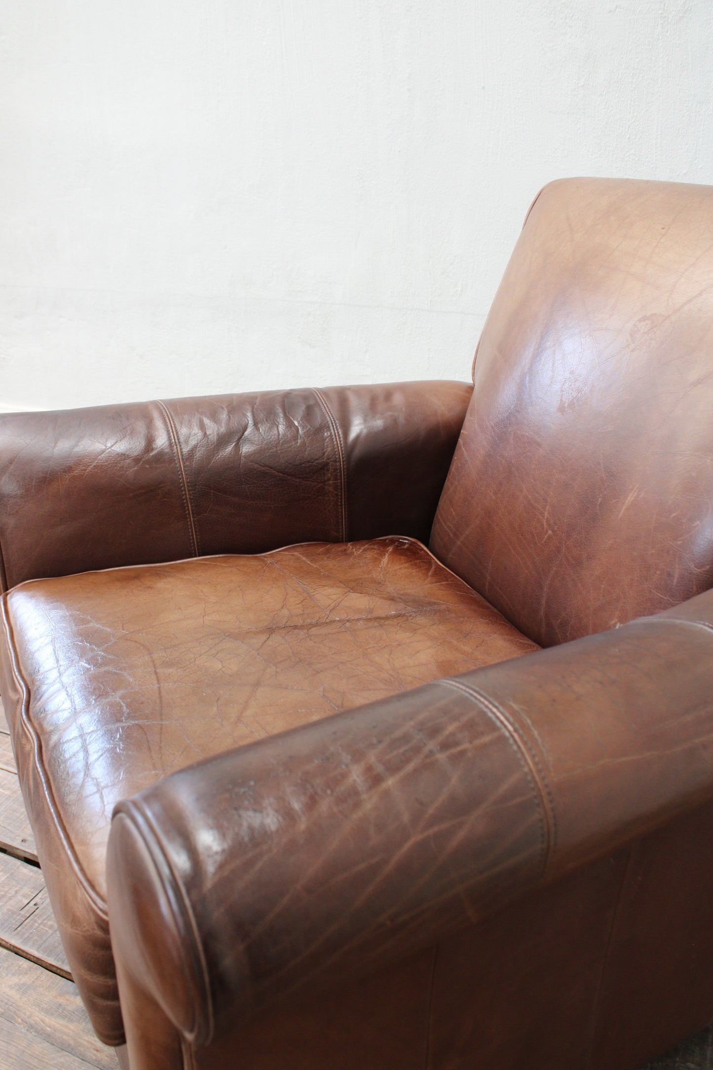 Sillón Vintage de Piel de Otomán | Casa Perlo