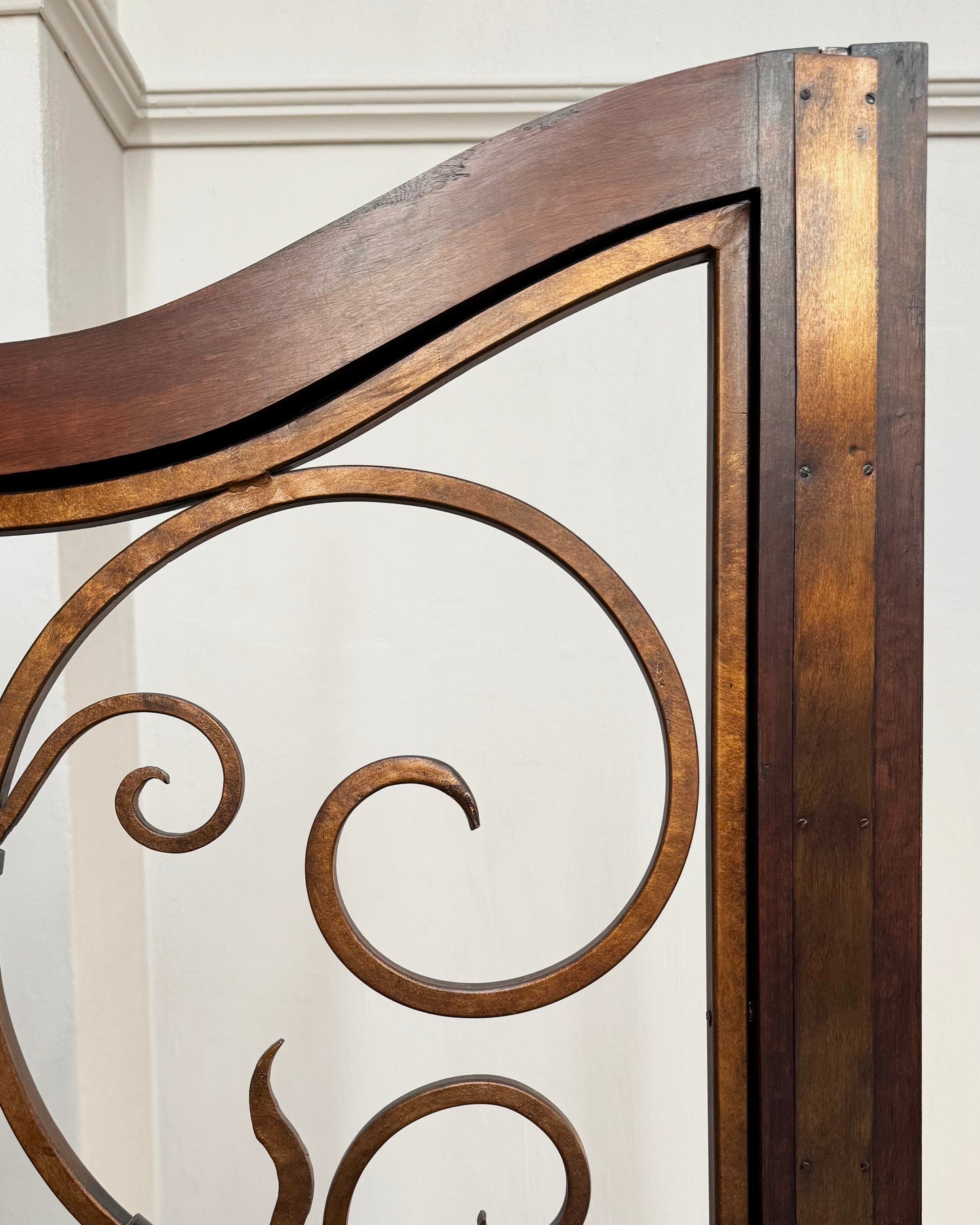 Vitrina Antigua Estilo Luis XV | Casa Perlo